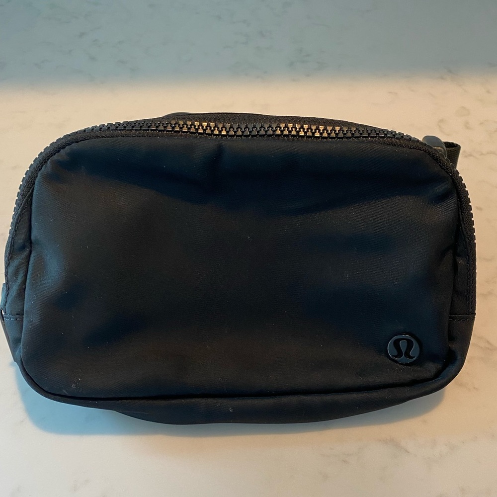 Lululemon belt bag
